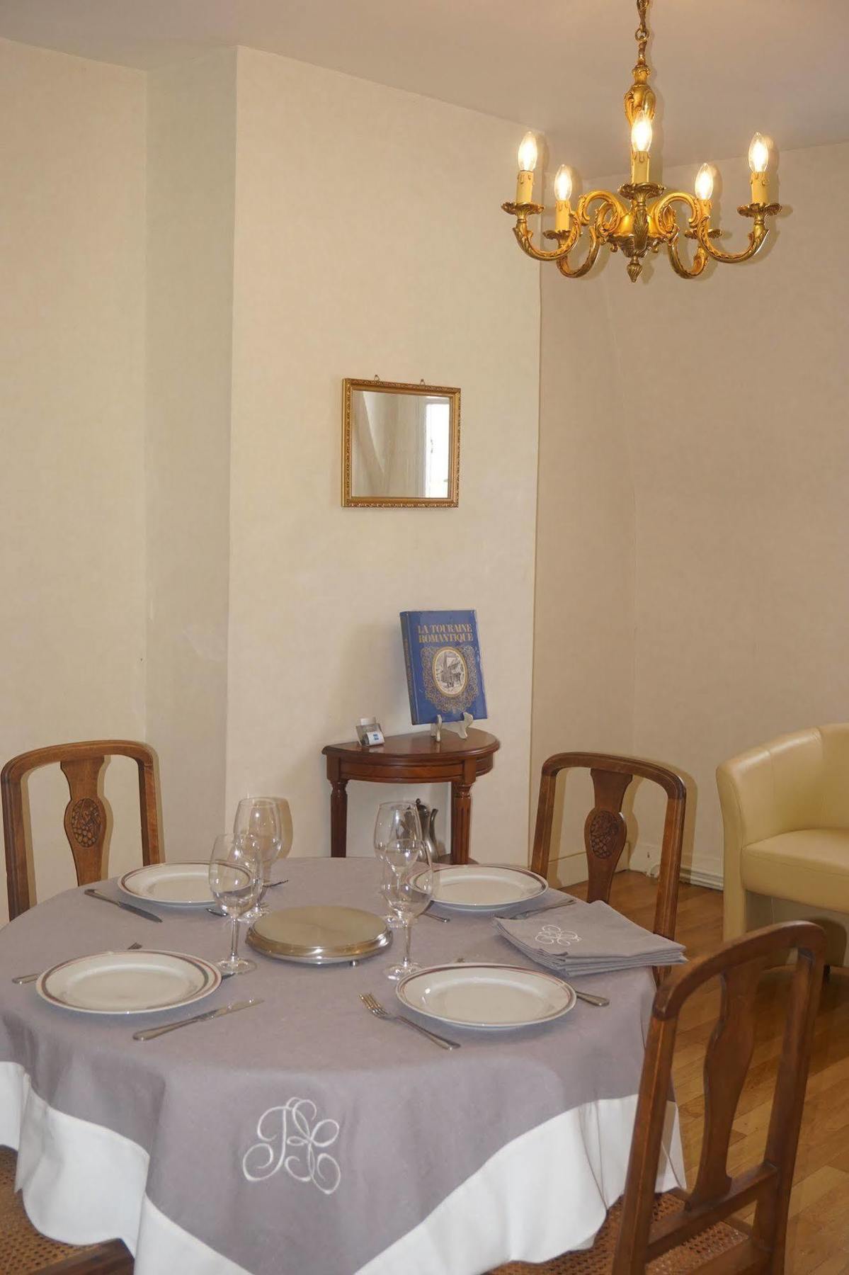 La Touraine Romantique Tours Exterior foto