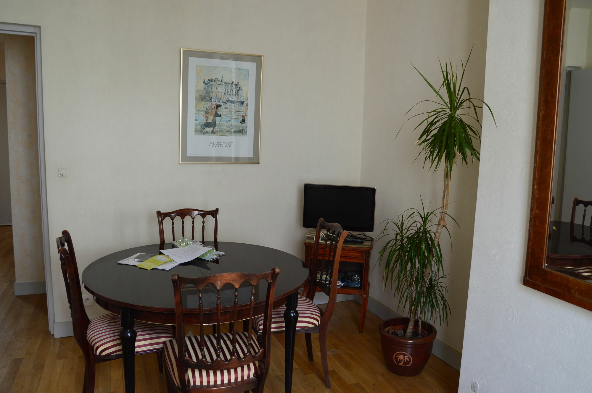 La Touraine Romantique Tours Exterior foto